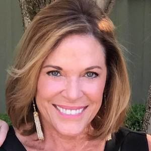 Meet your Posher, Leslie